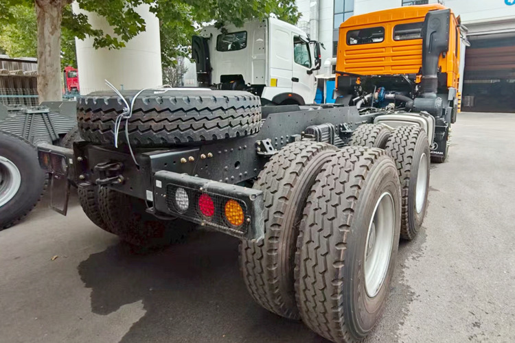 SHACMAN F3000 Shacman Truck Head for Sale in Saudi Arabia - Trekker: afbeelding 3 SHACMAN F3000 Shacman Truck Head for Sale in Saudi Arabia - Trekker: afbeelding 3