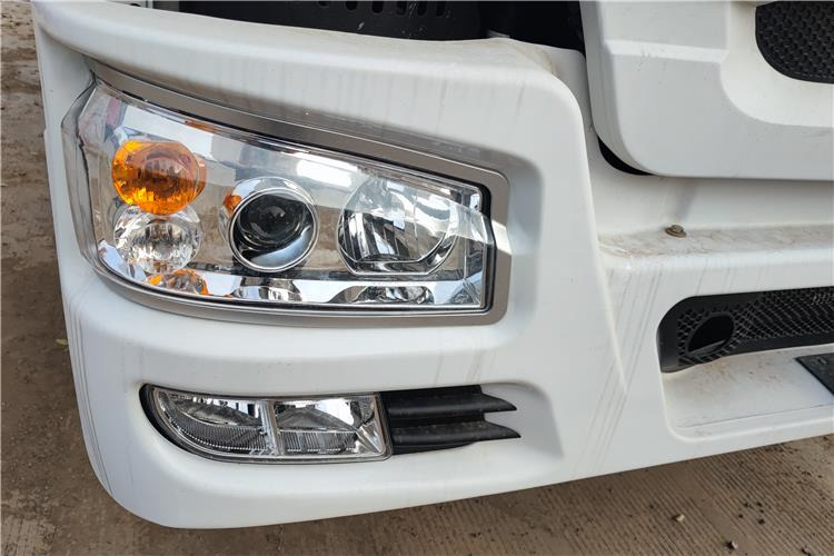 SINOTRUK Howo 380 hp 6x4 Truck Heafd for Sale In Nigeria Lagos - Trekker: afbeelding 5 SINOTRUK Howo 380 hp 6x4 Truck Heafd for Sale In Nigeria Lagos - Trekker: afbeelding 5