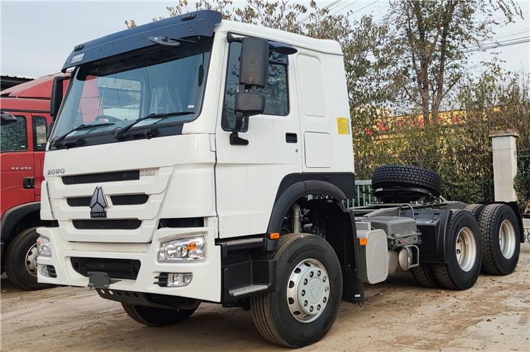 SINOTRUK Howo 380 hp 6x4 Truck Heafd for Sale In Nigeria Lagos - Trekker: afbeelding 1 SINOTRUK Howo 380 hp 6x4 Truck Heafd for Sale In Nigeria Lagos - Trekker: afbeelding 1