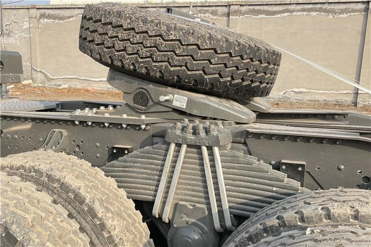 SINOTRUK Howo T7H Truck Head for Sale In Zimbabwe - Trekker: afbeelding 5 SINOTRUK Howo T7H Truck Head for Sale In Zimbabwe - Trekker: afbeelding 5