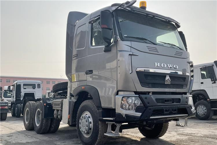 SINOTRUK Howo T7H Truck Head for Sale In Zimbabwe - Trekker: afbeelding 1 SINOTRUK Howo T7H Truck Head for Sale In Zimbabwe - Trekker: afbeelding 1