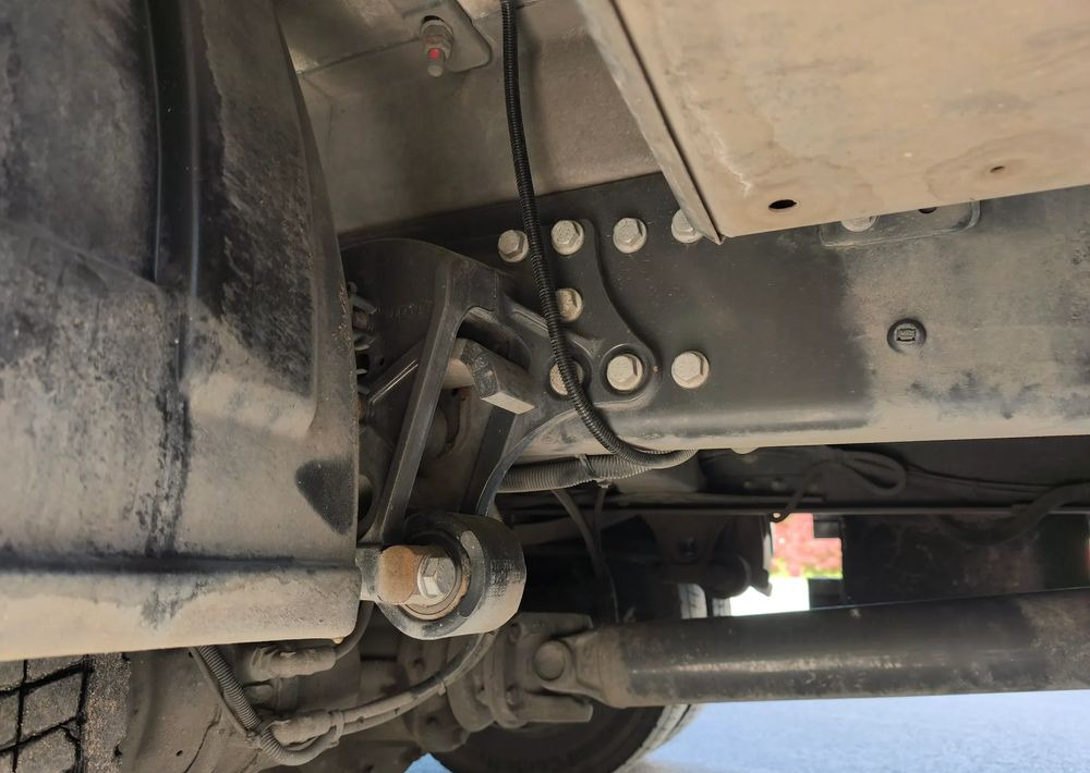 Renault GAMA D 12.210 chłodnia izoterma 14 palet poduszka - Koelwagen vrachtwagen: afbeelding 4 Renault GAMA D 12.210 chłodnia izoterma 14 palet poduszka - Koelwagen vrachtwagen: afbeelding 4