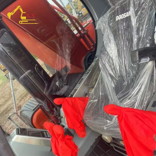 2023 Doosan DX300 - Rupsgraafmachine: afbeelding 2 2023 Doosan DX300 - Rupsgraafmachine: afbeelding 2