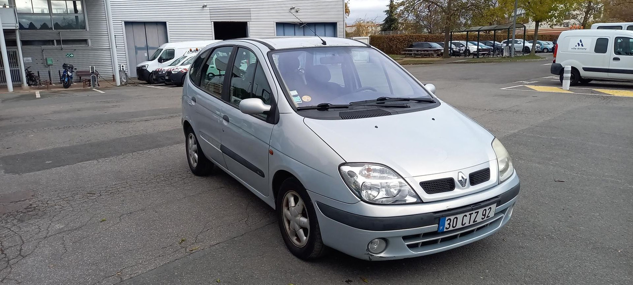 MEGANE ESSENCE (241) - Personenwagen: afbeelding 1 MEGANE ESSENCE (241) - Personenwagen: afbeelding 1