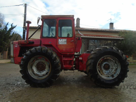 Massey Ferguson 1200 - Tractor: afbeelding 1 Massey Ferguson 1200 - Tractor: afbeelding 1