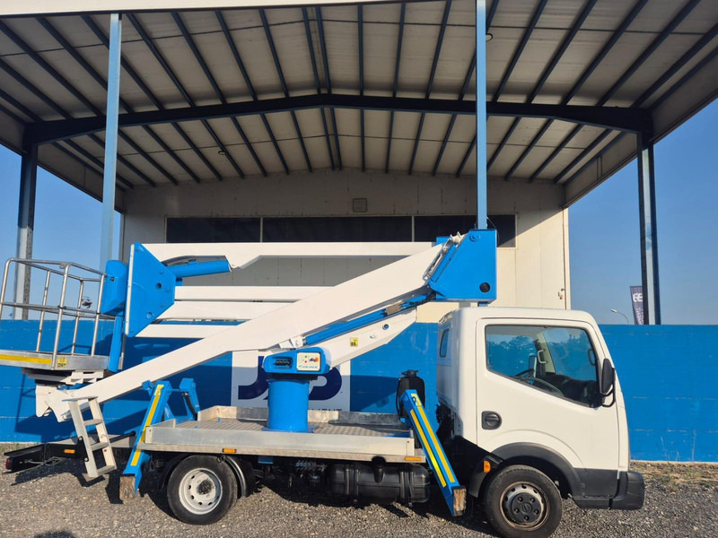Usado SOCAGE DA320 sobre NISSAN CABSTAR 35.12 - Hoogwerker: afbeelding 1 Usado SOCAGE DA320 sobre NISSAN CABSTAR 35.12 - Hoogwerker: afbeelding 1