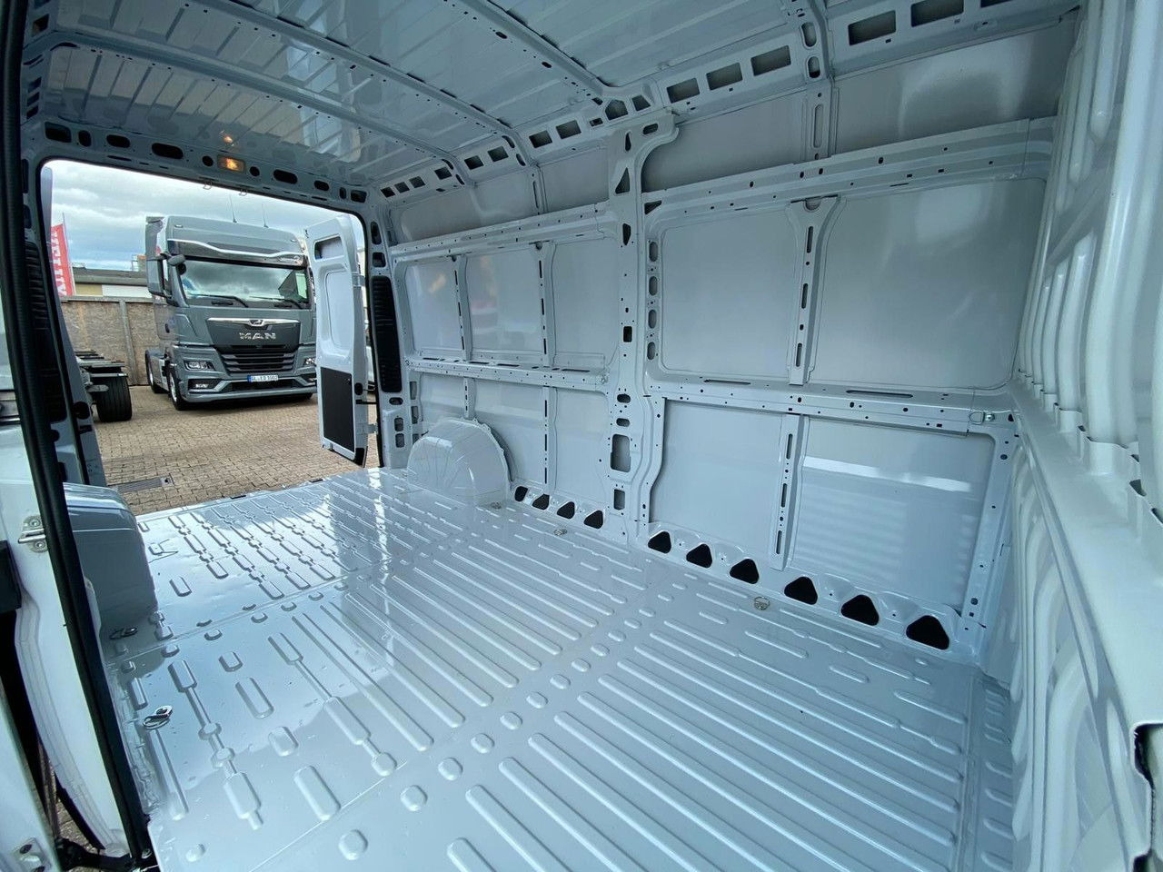 Opel Movano - Gesloten bestelwagen: afbeelding 5 Opel Movano - Gesloten bestelwagen: afbeelding 5