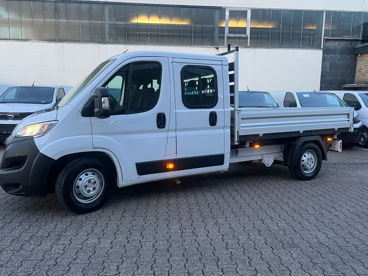 Opel Movano L3 H2 - Dreiseiten-Kipper Vermietung mögl - Kipper bestelwagen: afbeelding 2 Opel Movano L3 H2 - Dreiseiten-Kipper Vermietung mögl - Kipper bestelwagen: afbeelding 2