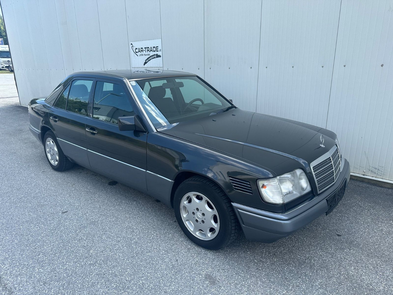 Mercedes-Benz E 250 DIESEL - Sedan: afbeelding 2 Mercedes-Benz E 250 DIESEL - Sedan: afbeelding 2