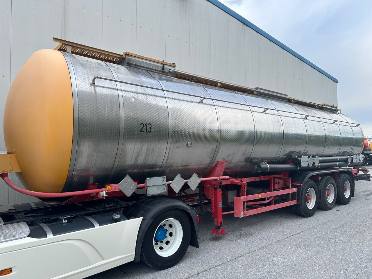 Schwarzmüller Chemi L4BH 42050L Lift BPW - Tankoplegger: afbeelding 1 Schwarzmüller Chemi L4BH 42050L Lift BPW - Tankoplegger: afbeelding 1