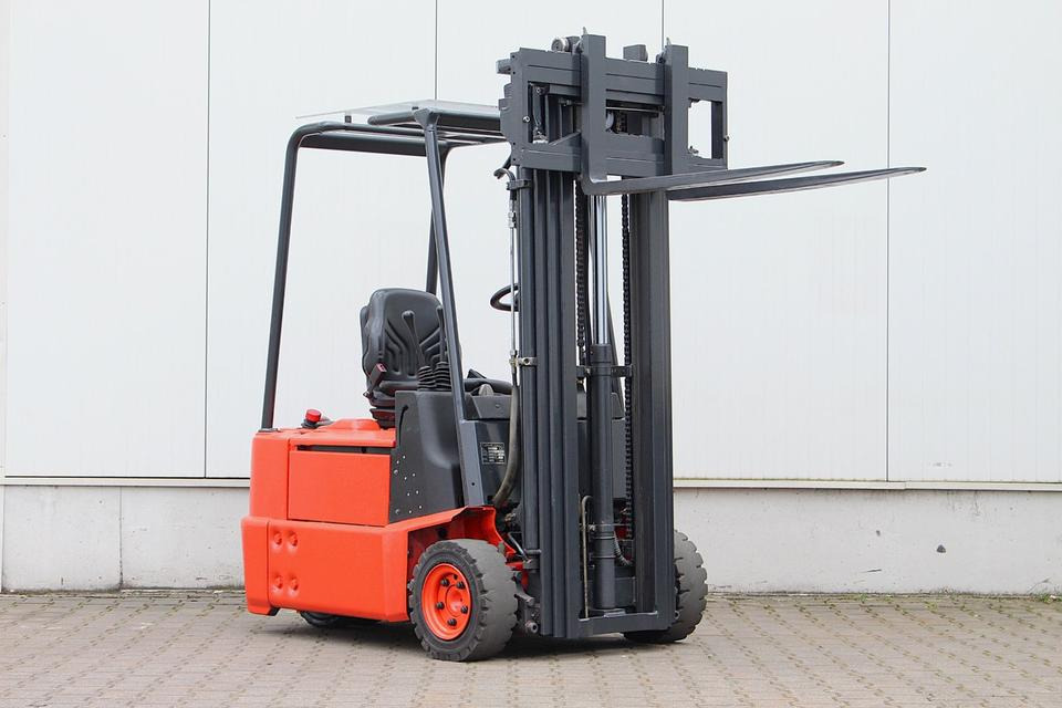 LINDE E15Z-02 Triplex 4,7m - Elektrische heftruck: afbeelding 4 LINDE E15Z-02 Triplex 4,7m - Elektrische heftruck: afbeelding 4