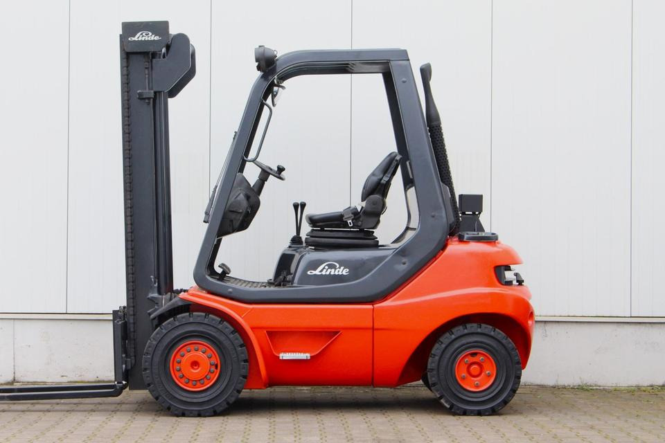 LINDE H20D Diesel TOP Zustand - UVV NEU - Diesel heftruck: afbeelding 2 LINDE H20D Diesel TOP Zustand - UVV NEU - Diesel heftruck: afbeelding 2