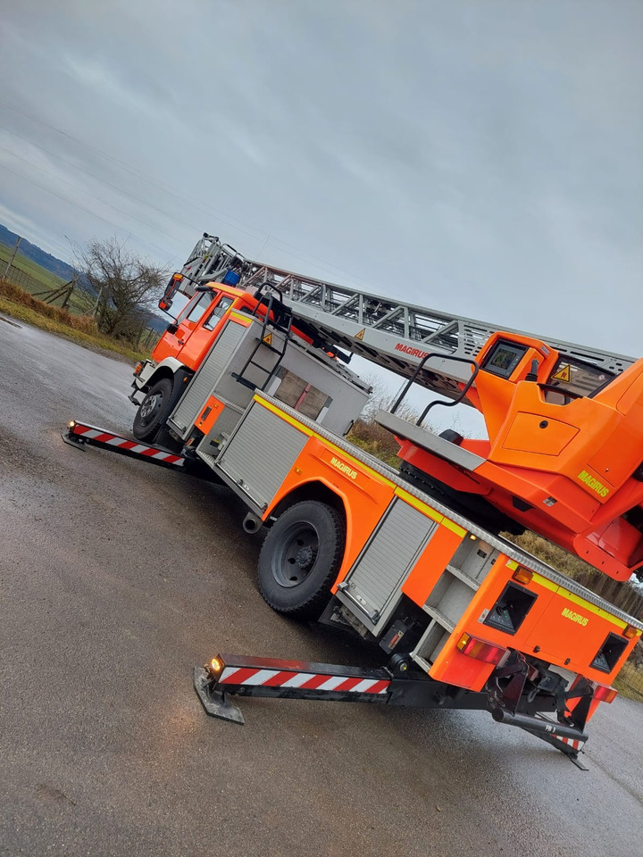 MAN L2000 14.284 4x2 / Iveco Magirus DLK 23-12 CS - Brandweerwagen: afbeelding 2 MAN L2000 14.284 4x2 / Iveco Magirus DLK 23-12 CS - Brandweerwagen: afbeelding 2