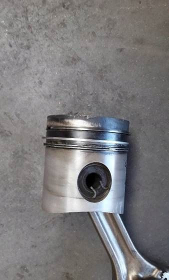 Liebherr D914 t tłok - Zuigers/ Ringen/ Glijlagers voor Vrachtwagen: afbeelding 1 Liebherr D914 t tłok - Zuigers/ Ringen/ Glijlagers voor Vrachtwagen: afbeelding 1