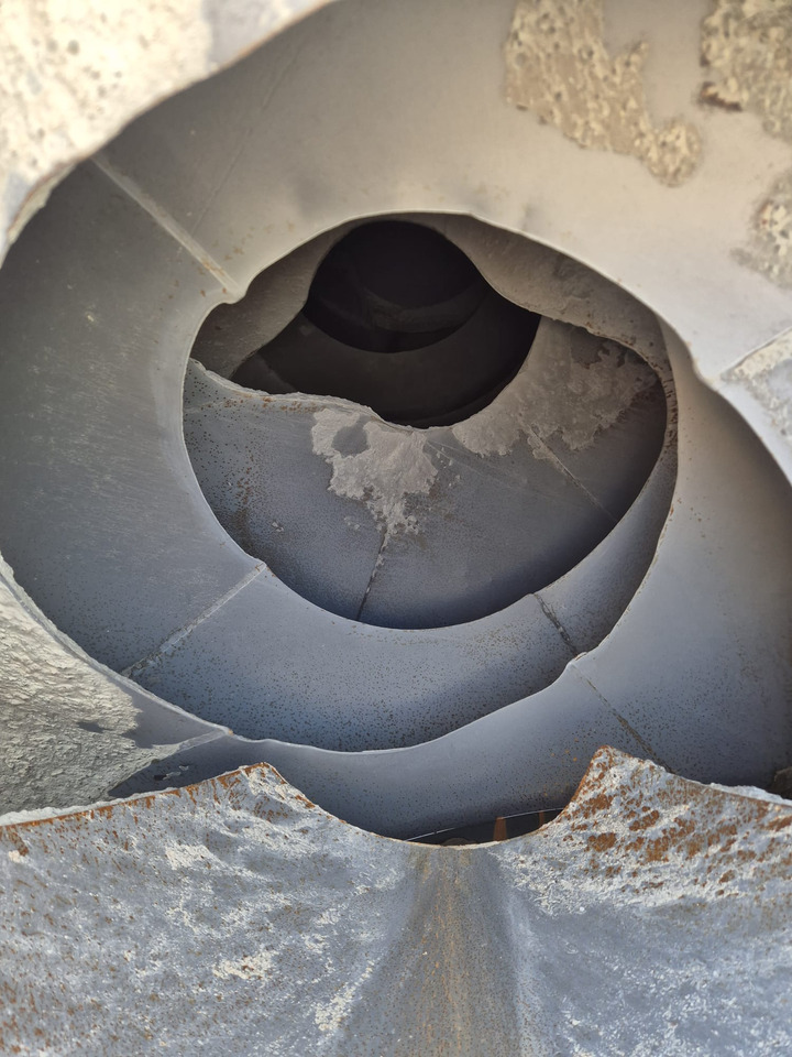 RENAULT C520 10x4 Betonmischer Liebherr  10 m3 - Betonmixer: afbeelding 4 RENAULT C520 10x4 Betonmischer Liebherr  10 m3 - Betonmixer: afbeelding 4