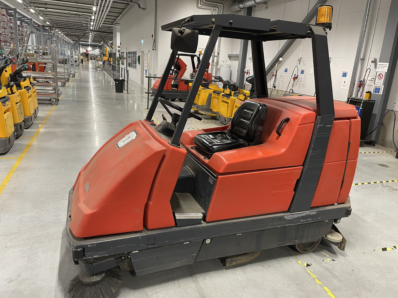 Hako Hakomatic B 1100 - Industriële veegmachine: afbeelding 2 Hako Hakomatic B 1100 - Industriële veegmachine: afbeelding 2