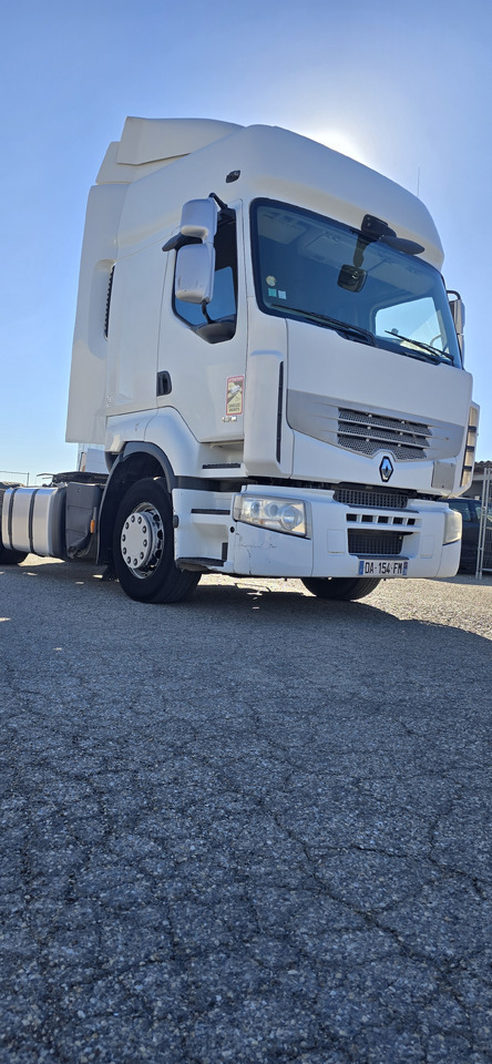 RENAULT PRENIUM - Trekker: afbeelding 3 RENAULT PRENIUM - Trekker: afbeelding 3