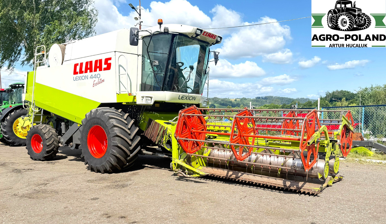CLAAS LEXION 440 EVOLUTION - 2003 ROK + CLAAS C 540 SKŁADANY - 2007 ROK - Maaidorser: afbeelding 1 CLAAS LEXION 440 EVOLUTION - 2003 ROK + CLAAS C 540 SKŁADANY - 2007 ROK - Maaidorser: afbeelding 1