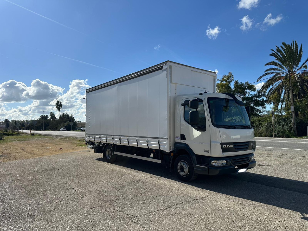 DAF LF 45.250 - Schuifzeilen vrachtwagen: afbeelding 4 DAF LF 45.250 - Schuifzeilen vrachtwagen: afbeelding 4