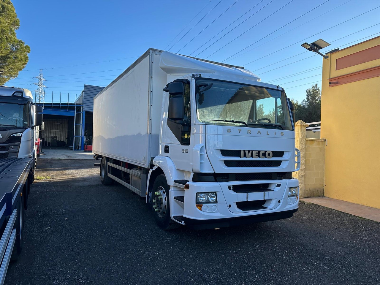 IVECO STRALIS 310 - Bakwagen: afbeelding 1 IVECO STRALIS 310 - Bakwagen: afbeelding 1