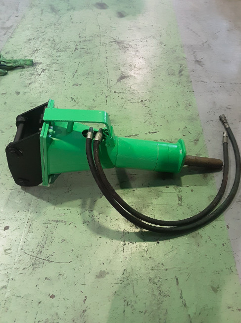 MONTABERT BRP70 - Hydraulische hamer: afbeelding 4 MONTABERT BRP70 - Hydraulische hamer: afbeelding 4
