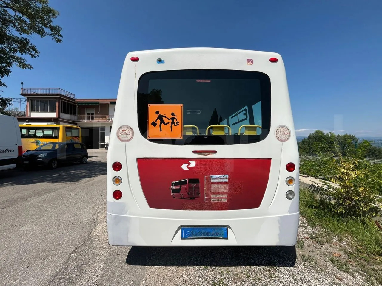 Isuzu P65 - Schoolbus: afbeelding 5 Isuzu P65 - Schoolbus: afbeelding 5