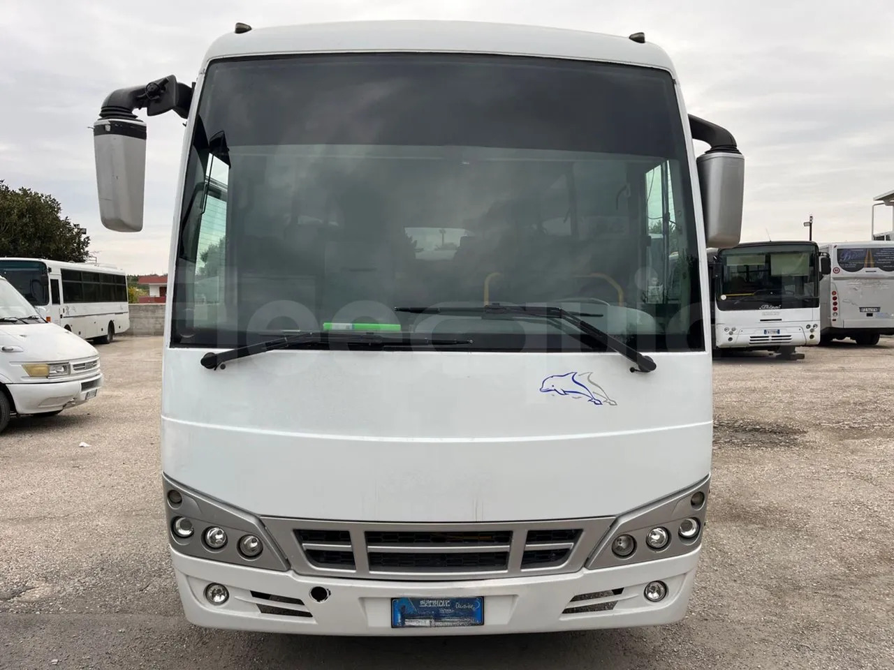 Isuzu Turquoise - Touringcar: afbeelding 2 Isuzu Turquoise - Touringcar: afbeelding 2