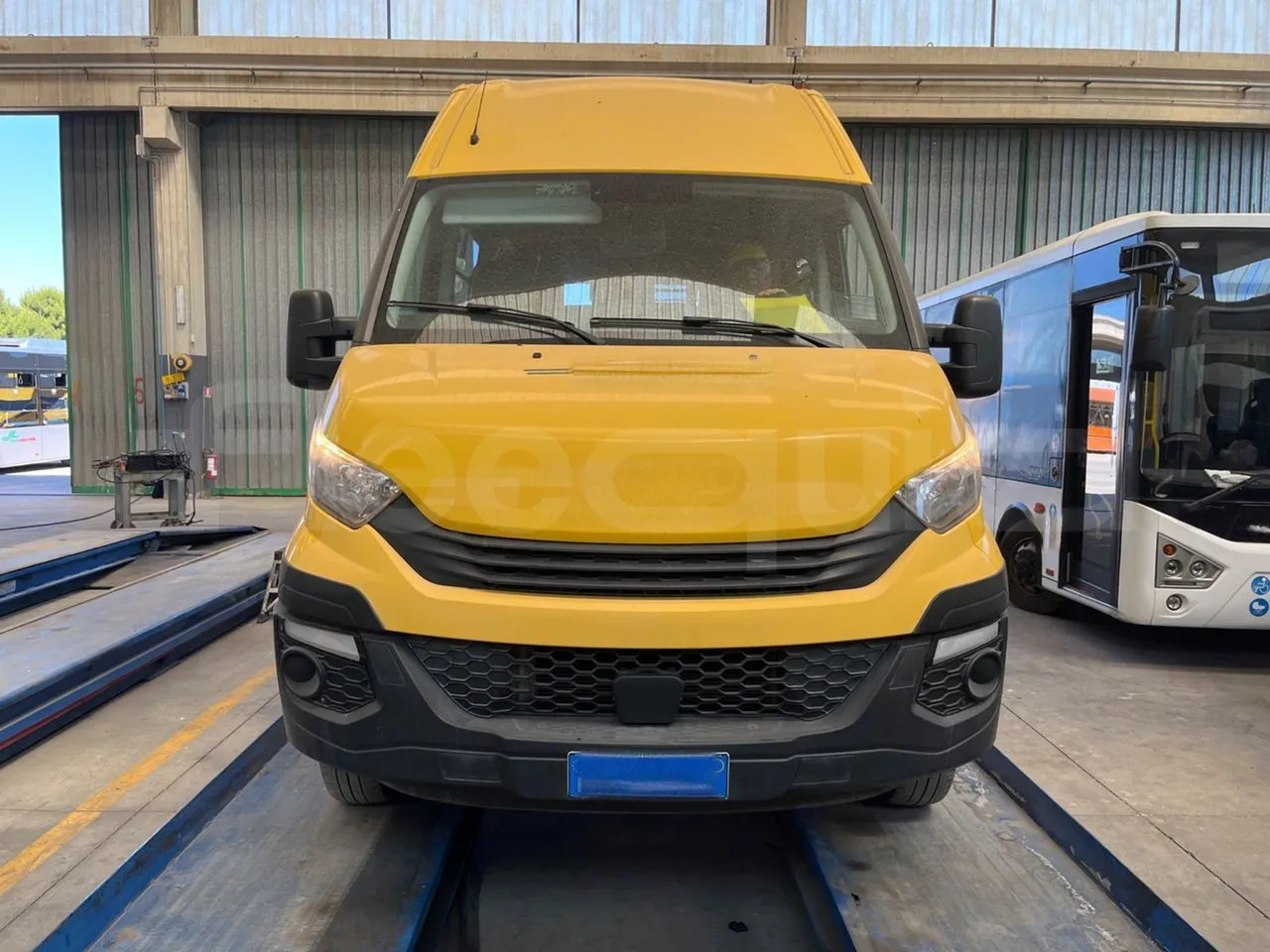 Iveco Daily - Schoolbus: afbeelding 2 Iveco Daily - Schoolbus: afbeelding 2