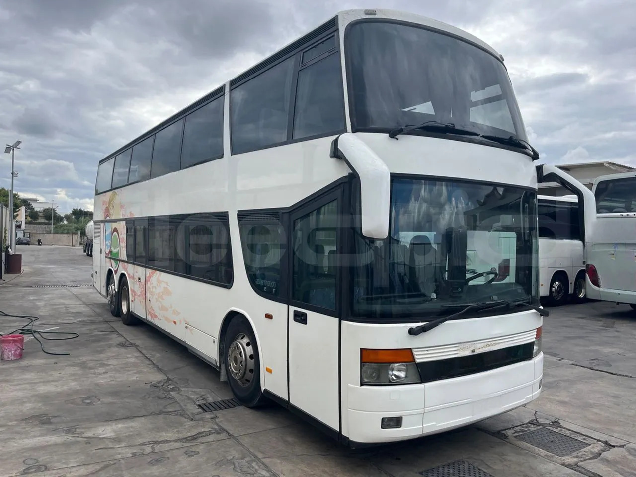 Setra S328 - Dubbeldeksbus: afbeelding 1 Setra S328 - Dubbeldeksbus: afbeelding 1