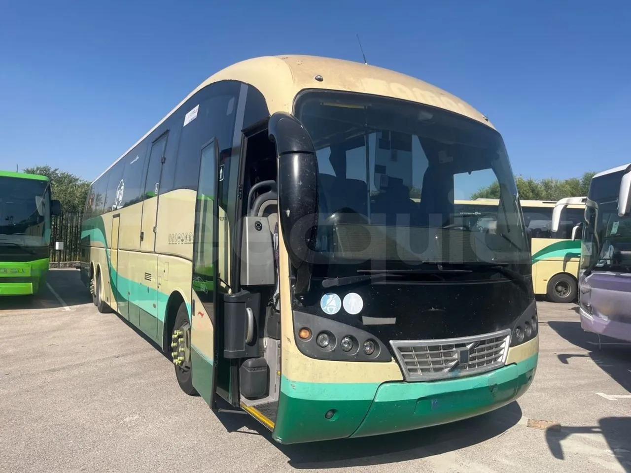Volvo B12B - Touringcar: afbeelding 1 Volvo B12B - Touringcar: afbeelding 1