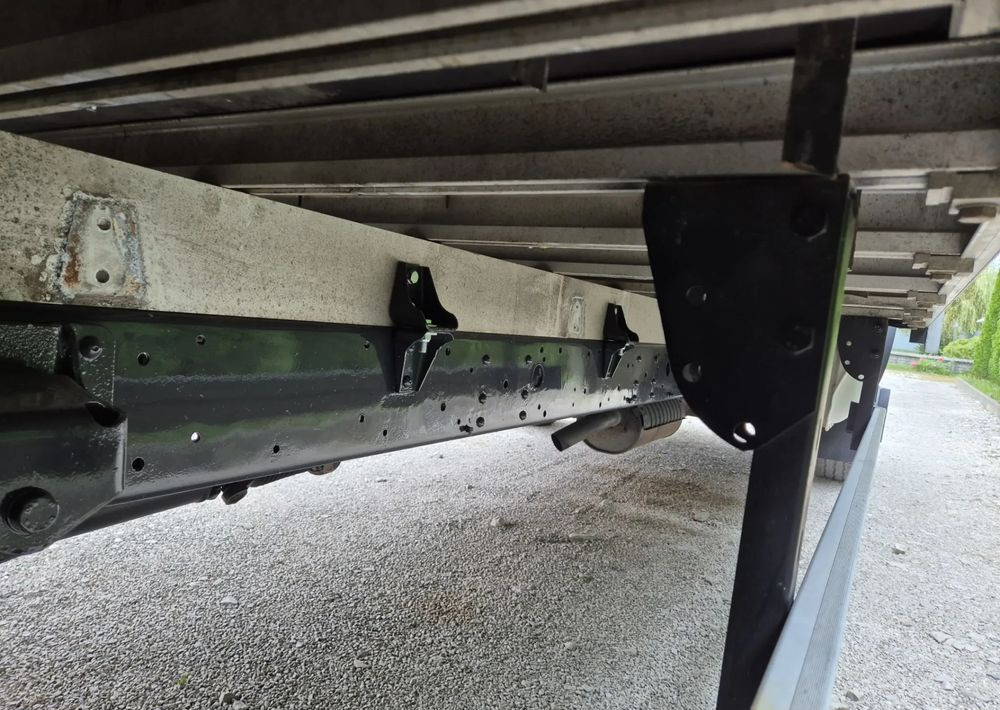 Iveco 65c17 70c17 50c15 3.0 170KM - Bestelwagen met open laadbak: afbeelding 5 Iveco 65c17 70c17 50c15 3.0 170KM - Bestelwagen met open laadbak: afbeelding 5