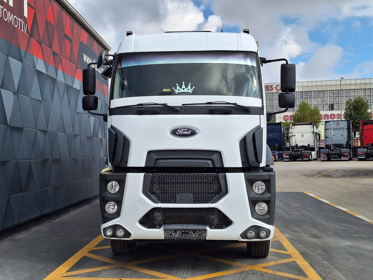 FORD 3233 S - Kipper vrachtwagen: afbeelding 2 FORD 3233 S - Kipper vrachtwagen: afbeelding 2