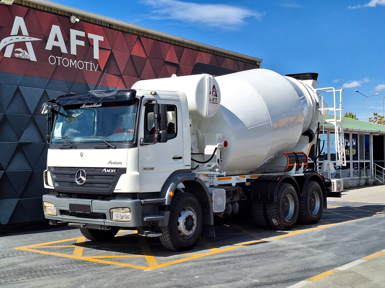 MERCEDES-BENZ AXOR 3028 - Betonmixer: afbeelding 1 MERCEDES-BENZ AXOR 3028 - Betonmixer: afbeelding 1