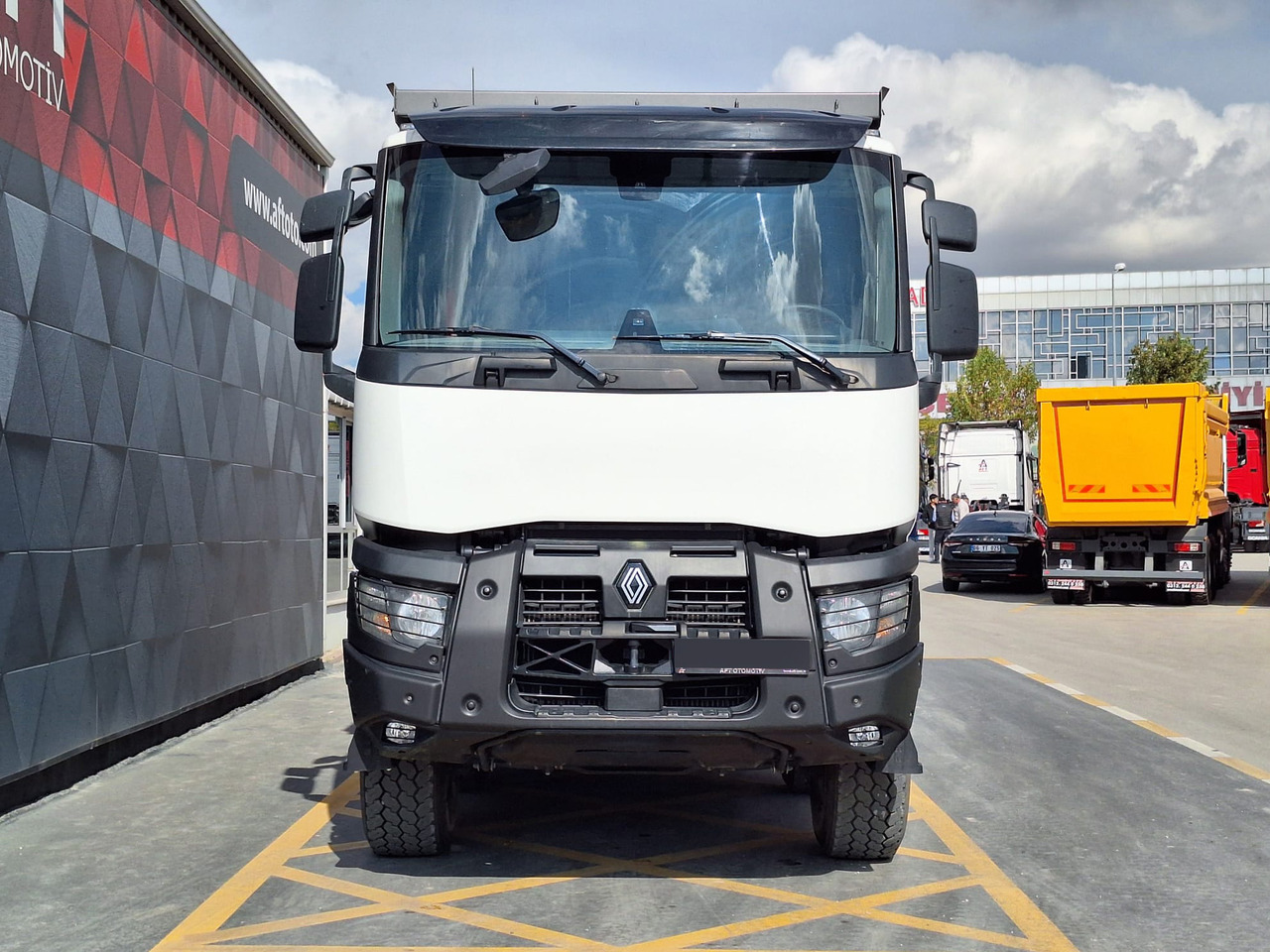 RENAULT K 520 - Kipper vrachtwagen: afbeelding 2 RENAULT K 520 - Kipper vrachtwagen: afbeelding 2