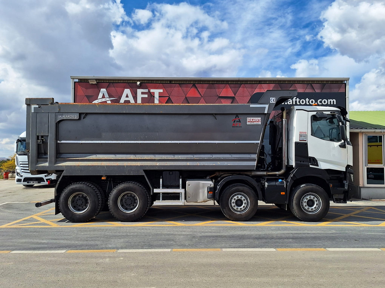 RENAULT K 520 - Kipper vrachtwagen: afbeelding 4 RENAULT K 520 - Kipper vrachtwagen: afbeelding 4