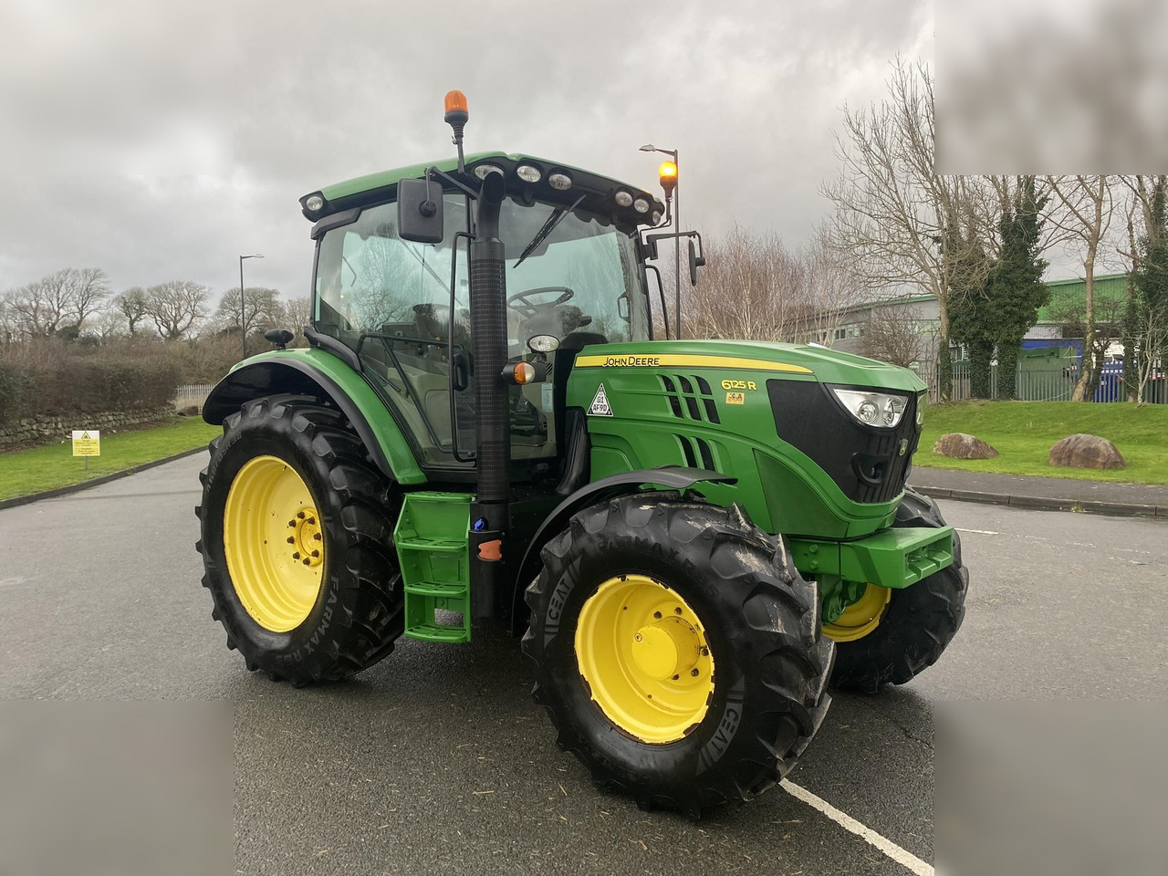 2012 JOHN DEERE 6125R - Tractor: afbeelding 1 2012 JOHN DEERE 6125R - Tractor: afbeelding 1