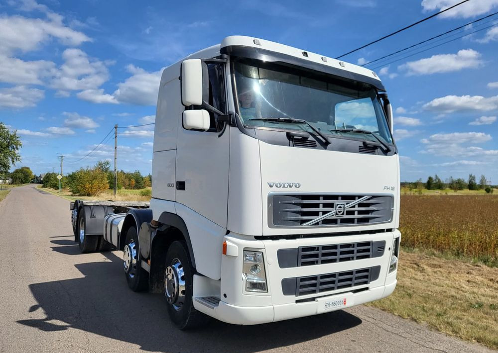 Volvo FH 500 8x2 - Chassis vrachtwagen: afbeelding 2 Volvo FH 500 8x2 - Chassis vrachtwagen: afbeelding 2