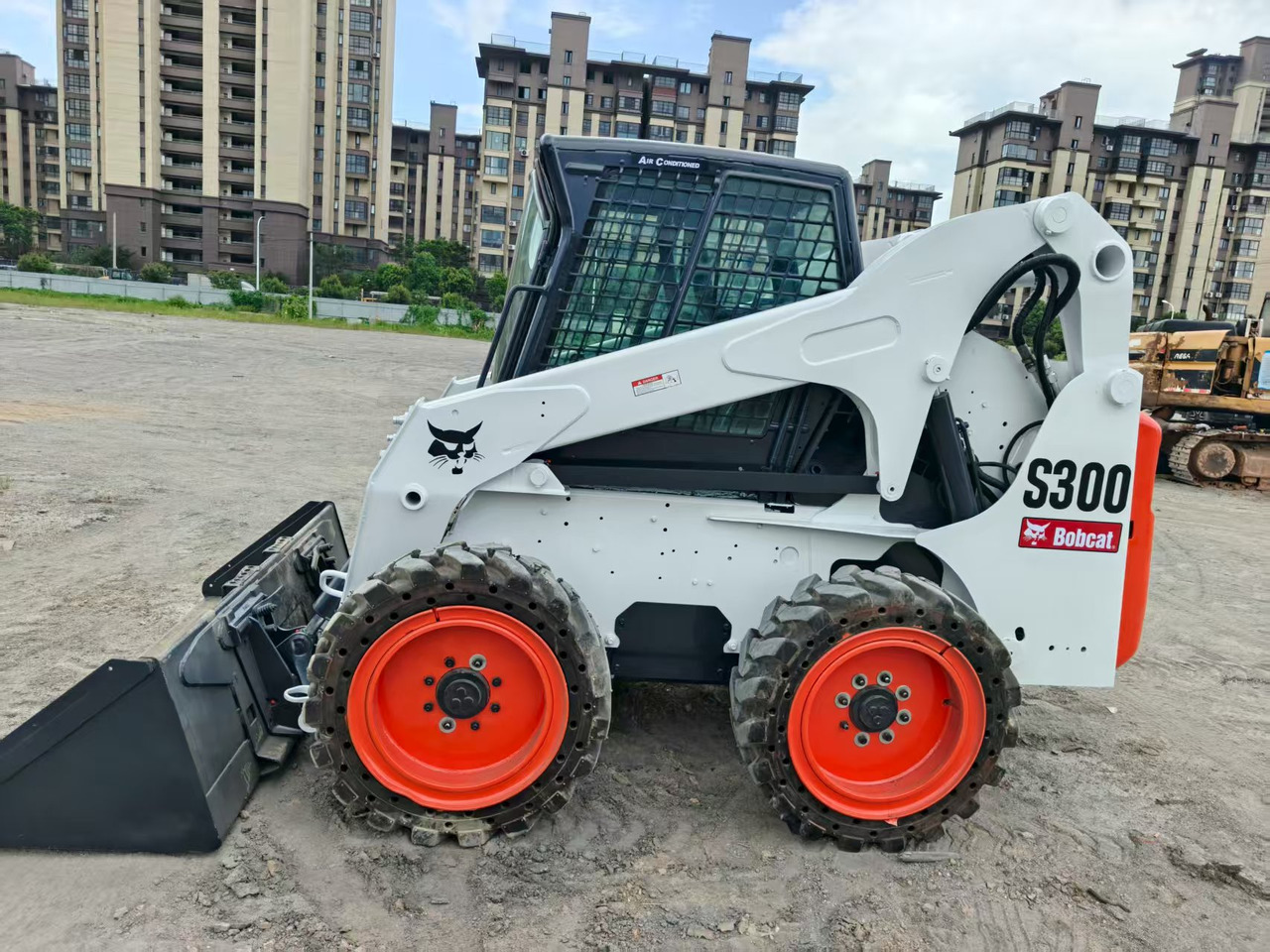 BOBCAT skid steer loader S300 Mining/Agriculture/Urban Construction - Schranklader: afbeelding 1 BOBCAT skid steer loader S300 Mining/Agriculture/Urban Construction - Schranklader: afbeelding 1