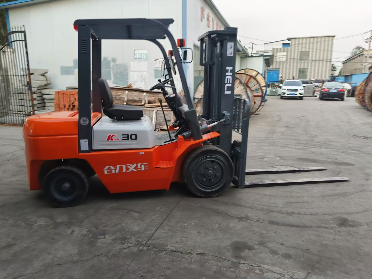 HELI k30 used 3 ton diesel forklift Customizable mast clamps low price - Diesel heftruck: afbeelding 1 HELI k30 used 3 ton diesel forklift Customizable mast clamps low price - Diesel heftruck: afbeelding 1
