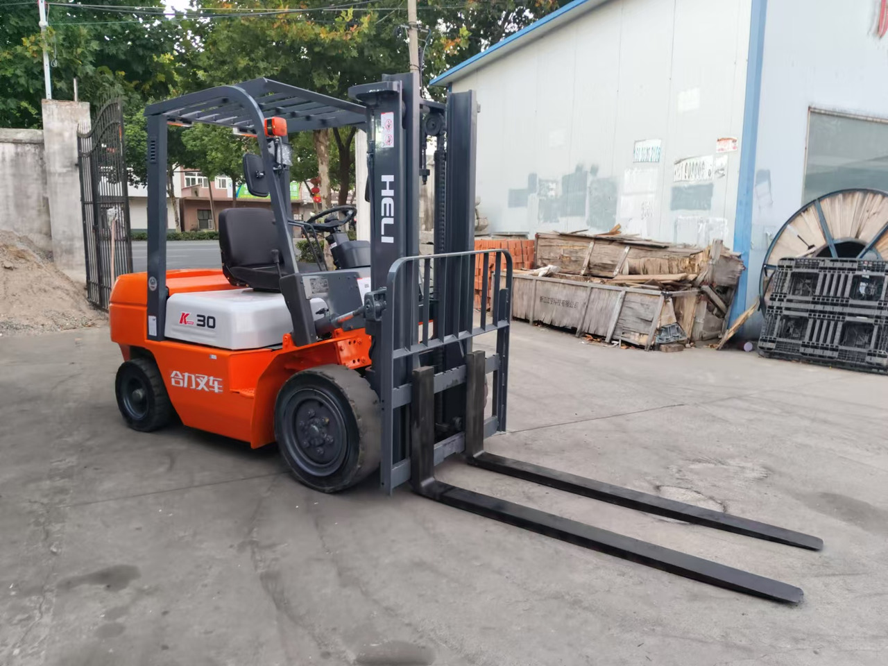 HELI k30 used 3 ton diesel forklift Customizable mast clamps low price - Diesel heftruck: afbeelding 5 HELI k30 used 3 ton diesel forklift Customizable mast clamps low price - Diesel heftruck: afbeelding 5