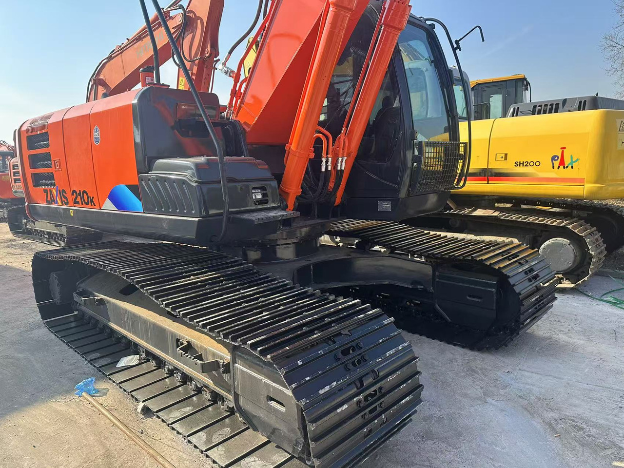 HITACHI ZX210K crawler excavators - Rupsgraafmachine: afbeelding 5 HITACHI ZX210K crawler excavators - Rupsgraafmachine: afbeelding 5