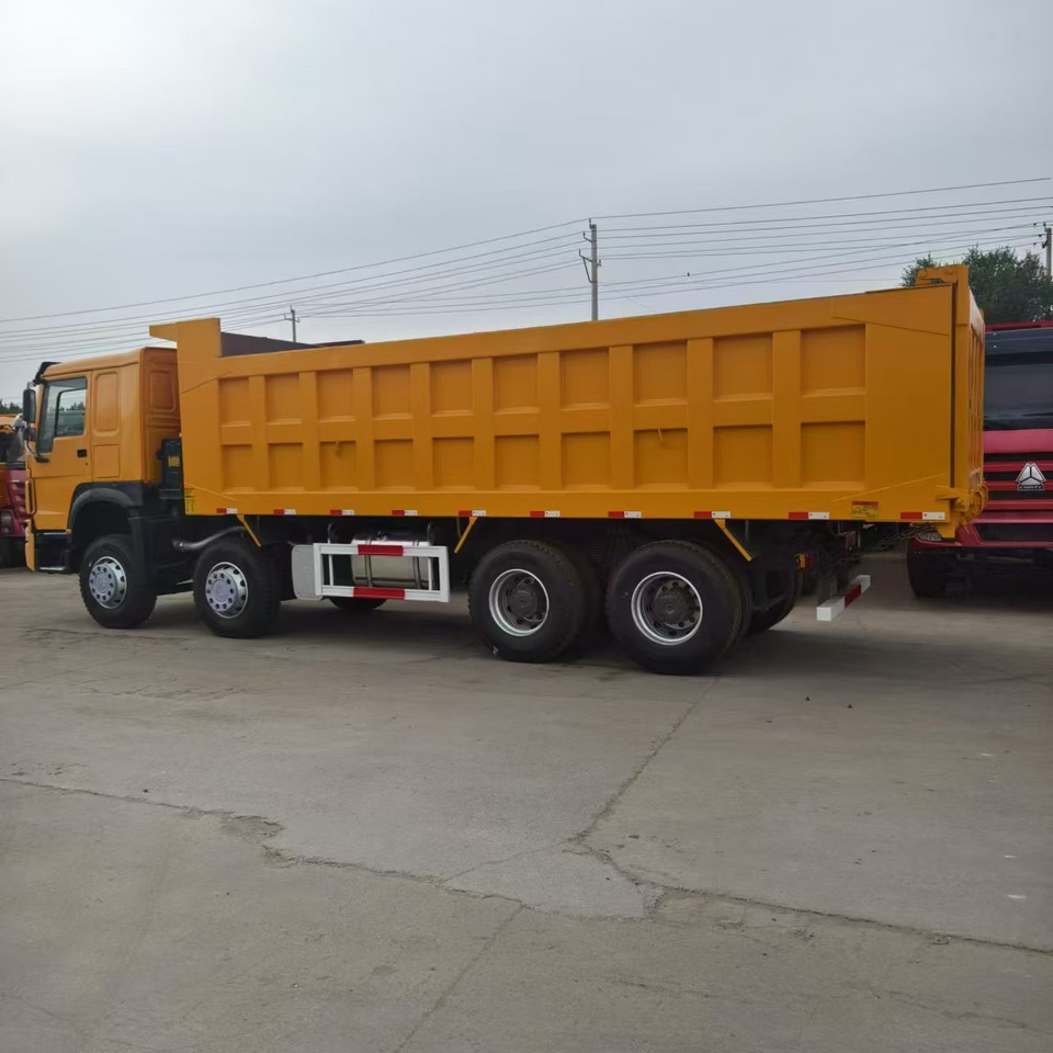 SINOTRUK howo 371 8x4 dump truck - Kipper vrachtwagen: afbeelding 5 SINOTRUK howo 371 8x4 dump truck - Kipper vrachtwagen: afbeelding 5