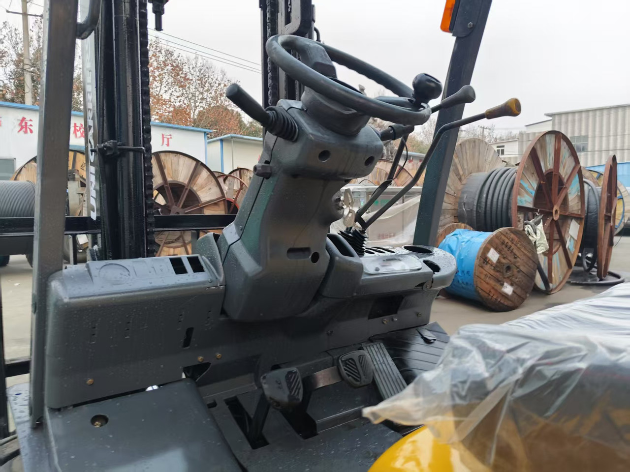 TCM FD30 Japan brand used 3 ton diesel forklift Customizable mast clamps - Diesel heftruck: afbeelding 3 TCM FD30 Japan brand used 3 ton diesel forklift Customizable mast clamps - Diesel heftruck: afbeelding 3