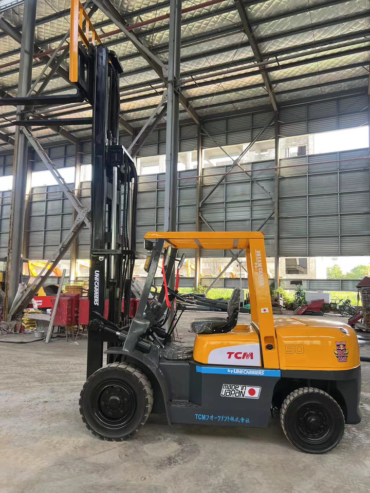 TCM fd50 japan brand original 5 ton diesel forklift 3 section 4.5m Customizable mast clamp side shift - Diesel heftruck: afbeelding 5 TCM fd50 japan brand original 5 ton diesel forklift 3 section 4.5m Customizable mast clamp side shift - Diesel heftruck: afbeelding 5