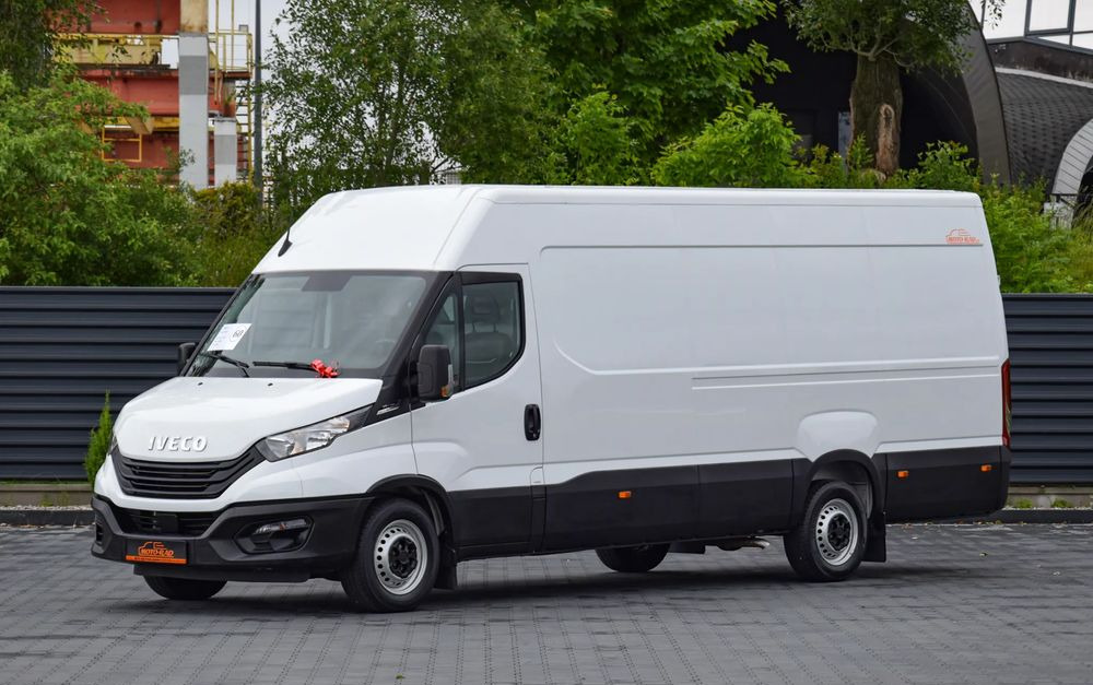 Iveco DAILY MAXI 35S16 / 2.3 - 160 KM / AUTOMAT HI-MATIC / NOWY MODEL / 3 OSOBY / DOSTAWCZE / BLASZAK / KLIMA / CZUJNIKI COFANIA / NISKI PRZEBIEG / 2022 / SERWISOWANY / Z NIEMIEC - Gesloten bestelwagen: afbeelding 1 Iveco DAILY MAXI 35S16 / 2.3 - 160 KM / AUTOMAT HI-MATIC / NOWY MODEL / 3 OSOBY / DOSTAWCZE / BLASZAK / KLIMA / CZUJNIKI COFANIA / NISKI PRZEBIEG / 2022 / SERWISOWANY / Z NIEMIEC - Gesloten bestelwagen: afbeelding 1