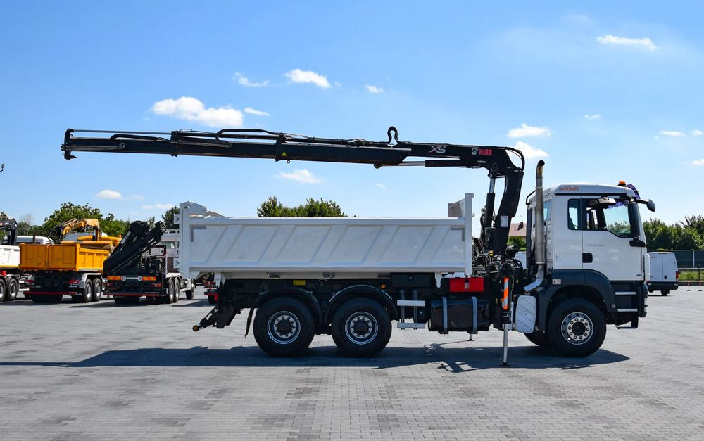 MAN TGS 33.360 / 6x4 / HDS HIAB 122 E-2 HIDUO / STEROWANIE RADIOWE / WYWROTKA / HYDROBURTA / AUTOMAT / KLIMA / TEMPOMAT / KAMERA COFANIA / SPROWADZONY - Kipper vrachtwagen: afbeelding 4 MAN TGS 33.360 / 6x4 / HDS HIAB 122 E-2 HIDUO / STEROWANIE RADIOWE / WYWROTKA / HYDROBURTA / AUTOMAT / KLIMA / TEMPOMAT / KAMERA COFANIA / SPROWADZONY - Kipper vrachtwagen: afbeelding 4