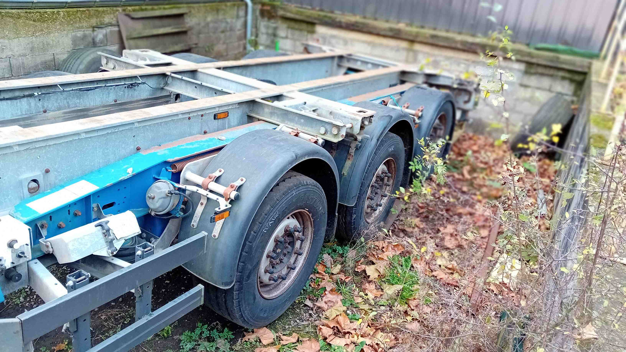 SCHMITZ CARGOBULL châssis porte-conteneur semi-remorque Os - type SGF*3 - adaptable pour conteneur 20' et 40' - Containertransporter/ Wissellaadbak oplegger: afbeelding 3 SCHMITZ CARGOBULL châssis porte-conteneur semi-remorque Os - type SGF*3 - adaptable pour conteneur 20' et 40' - Containertransporter/ Wissellaadbak oplegger: afbeelding 3