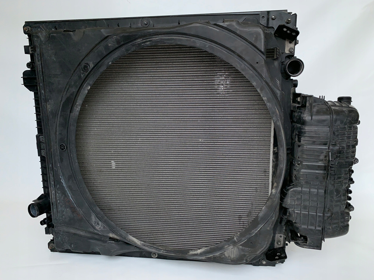 CHŁODNICA MAN TGX EURO 6 NR 1071 - Radiateur voor Vrachtwagen: afbeelding 1 CHŁODNICA MAN TGX EURO 6 NR 1071 - Radiateur voor Vrachtwagen: afbeelding 1