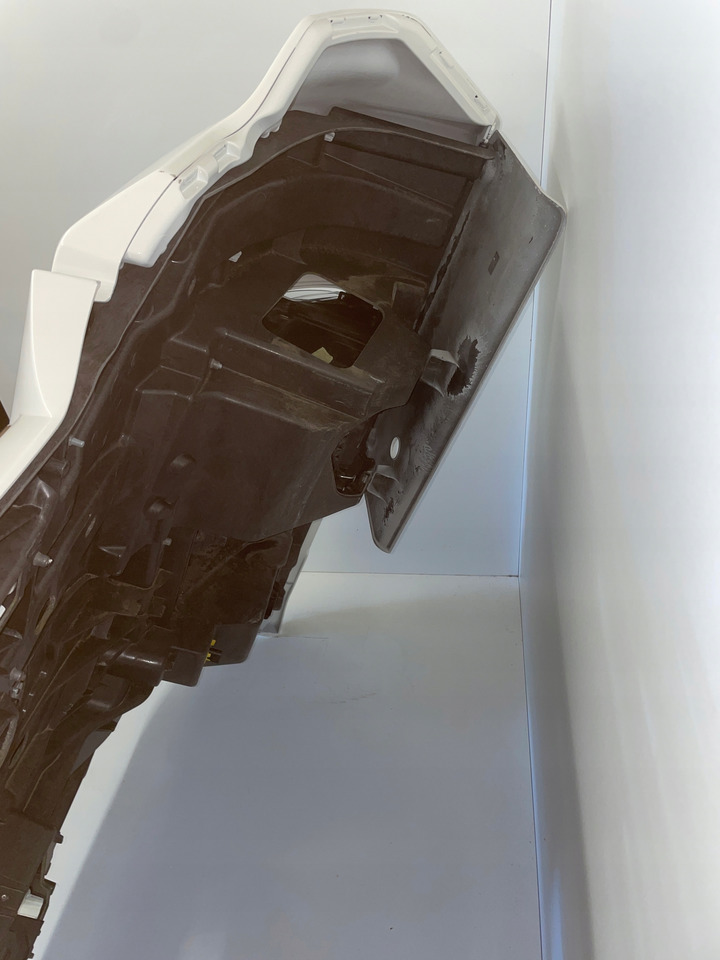 KOMPLETNY ZDERZAK MAN TG3 TGX3 TGX 3 ORYGINALNY KOLOR RAL 9010 - Bumper voor Vrachtwagen: afbeelding 4 KOMPLETNY ZDERZAK MAN TG3 TGX3 TGX 3 ORYGINALNY KOLOR RAL 9010 - Bumper voor Vrachtwagen: afbeelding 4