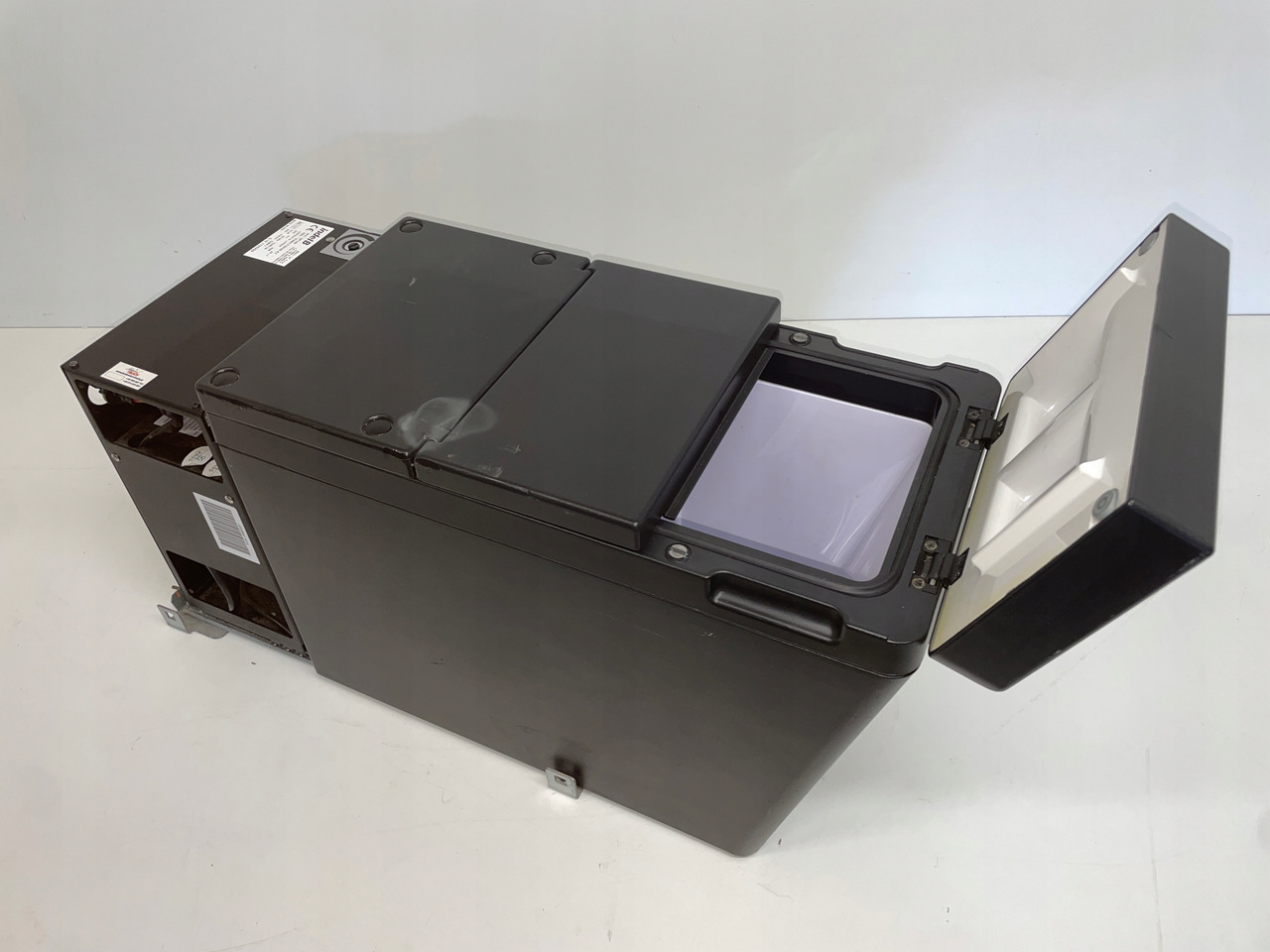 LODÓWKA CHŁODZIARKA IVECO STRALIS INTEL B 504195453 - Cabine en interieur voor Vrachtwagen: afbeelding 3 LODÓWKA CHŁODZIARKA IVECO STRALIS INTEL B 504195453 - Cabine en interieur voor Vrachtwagen: afbeelding 3